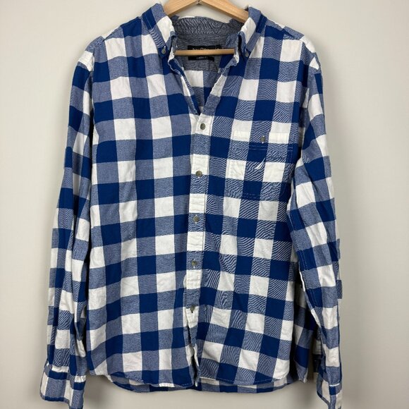 Men's Nautica Classic Fit Button Up shirt, Size XL - Picture 1 of 4
